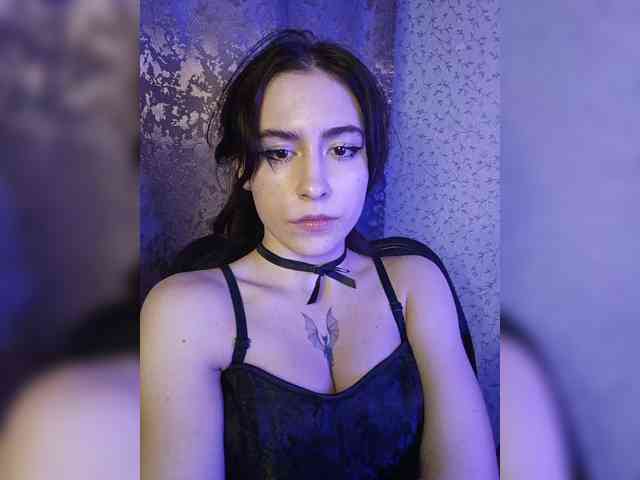 DragonessMiss webcam