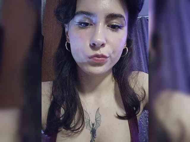DragonessMiss webcam