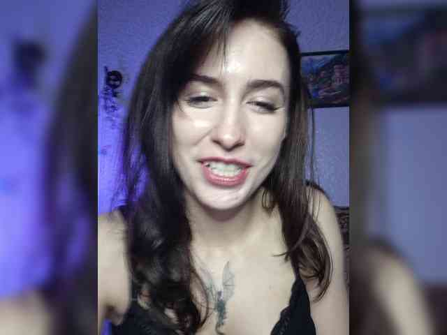DragonessMiss webcam