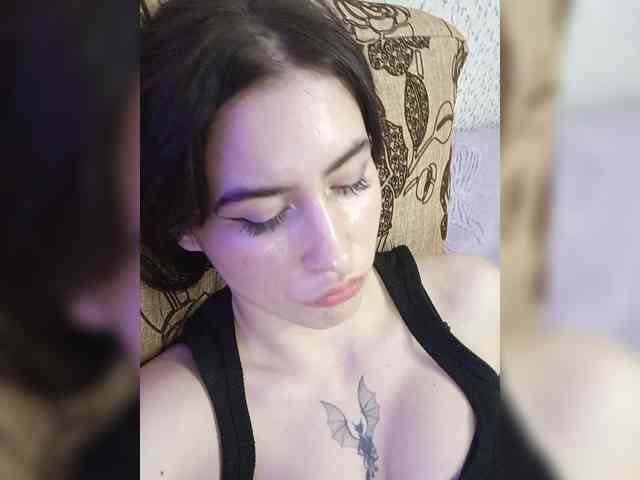 DragonessMiss webcam