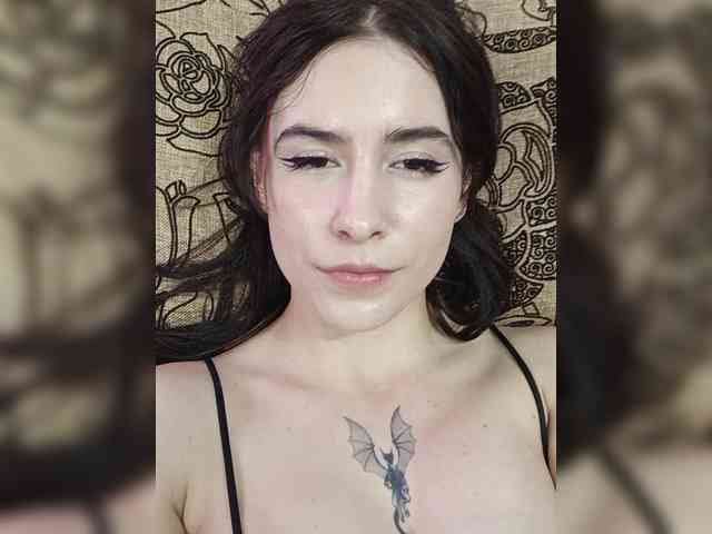 DragonessMiss webcam