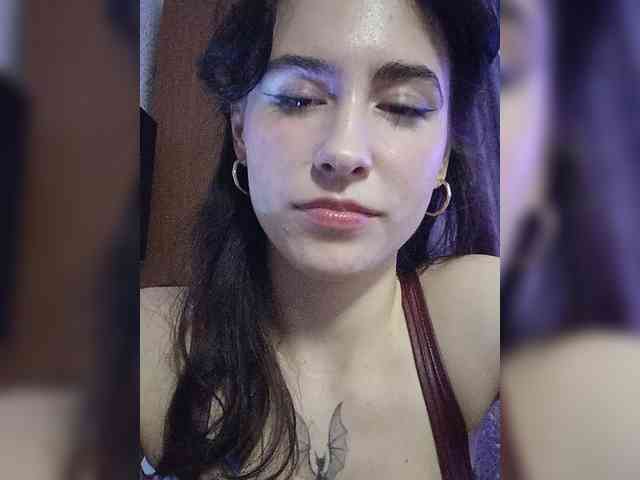 DragonessMiss webcam