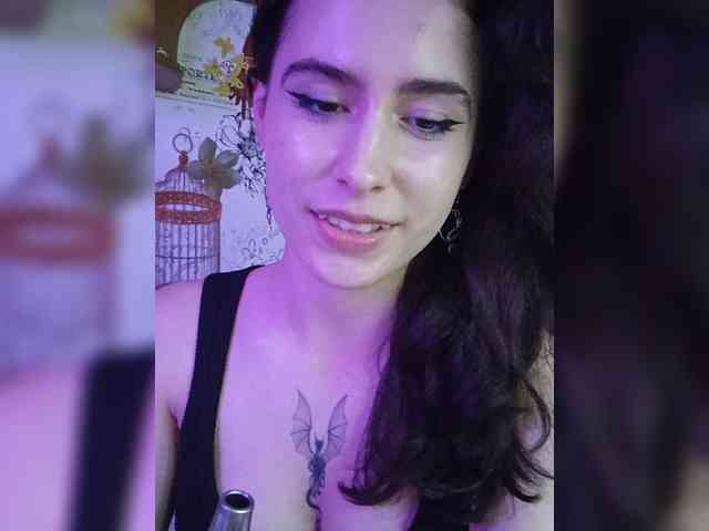 DragonessMiss webcam