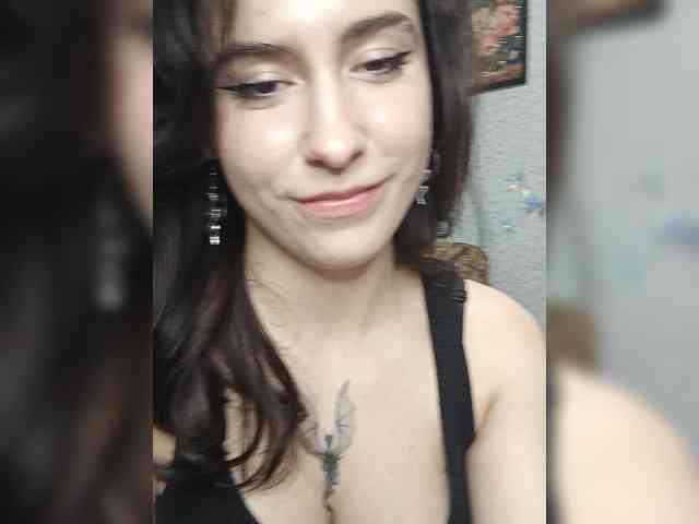 DragonessMiss webcam