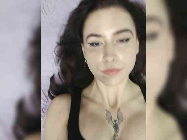 DragonessMiss webcam