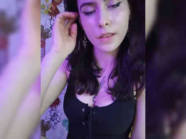DragonessMiss webcam