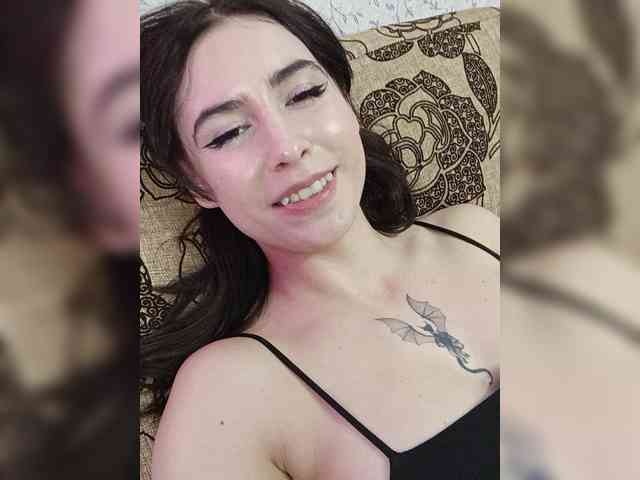 DragonessMiss webcam