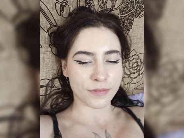 DragonessMiss webcam