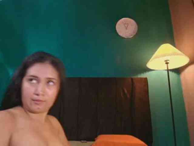 Ladyclaudia1 webcam