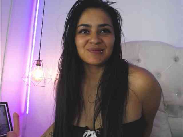 Zaira-night webcam