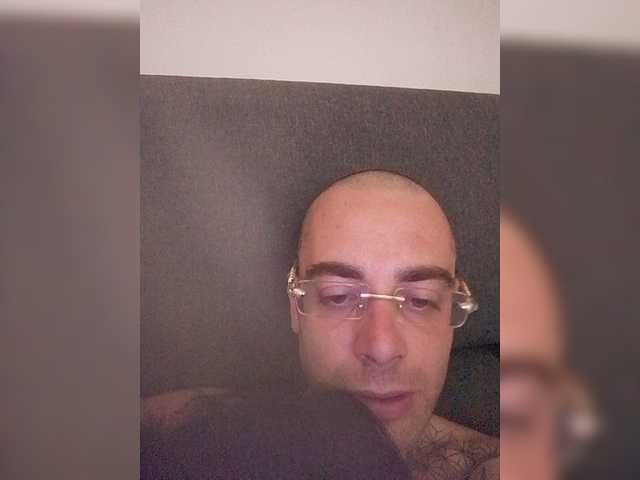 Secretvibes1 live cam on BongaCams