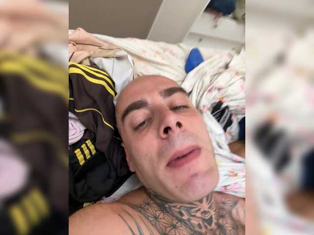 Secretvibes1 live cam on BongaCams