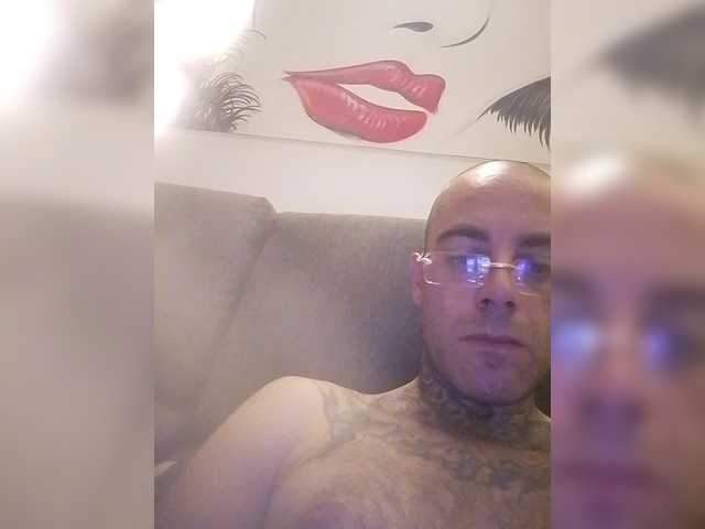 Secretvibes1 live cam on BongaCams