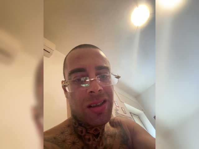 Secretvibes1 live cam on BongaCams