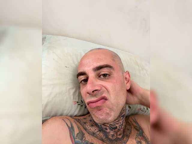 Secretvibes1 live cam on BongaCams