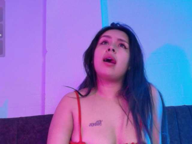 Cloecuttee live cam on BongaCams