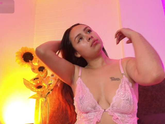 Cloecuttee live cam on BongaCams