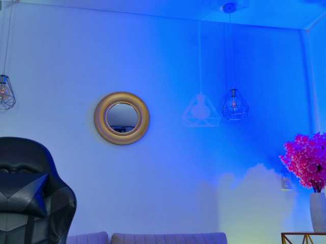 arianamonroee live cam on BongaCams