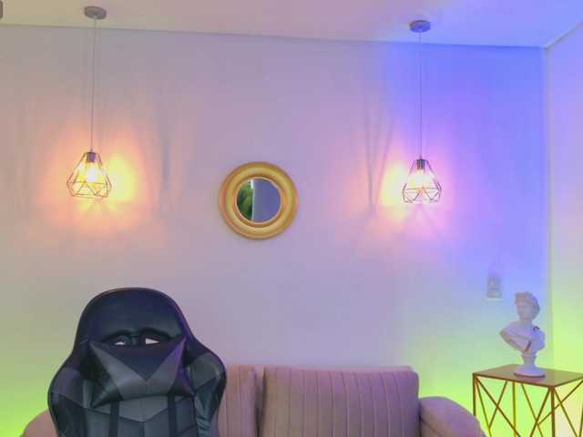 arianamonroee live cam on BongaCams