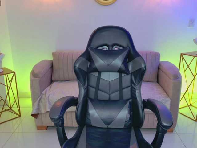 arianamonroee live cam on BongaCams