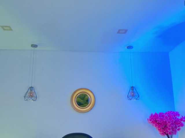arianamonroee live cam on BongaCams