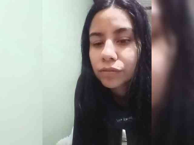 Nenadulce's cam show statistics and live stream