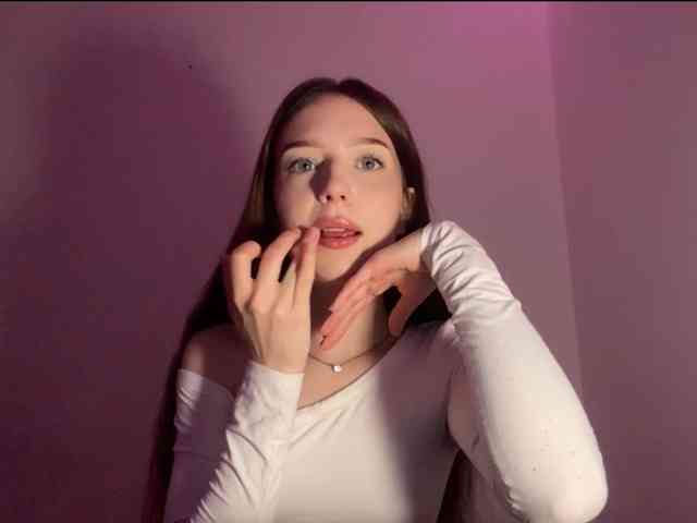 RigaGirl217 webcam