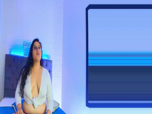 Moonnblue live cam on BongaCams