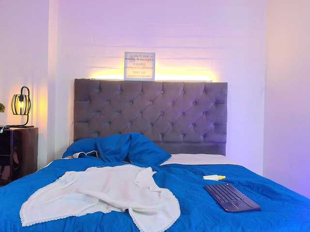 Moonnblue live cam on BongaCams