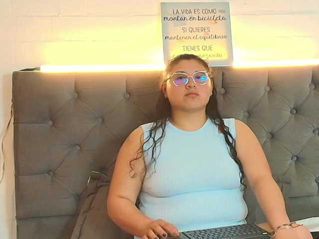 Moonnblue live cam on BongaCams