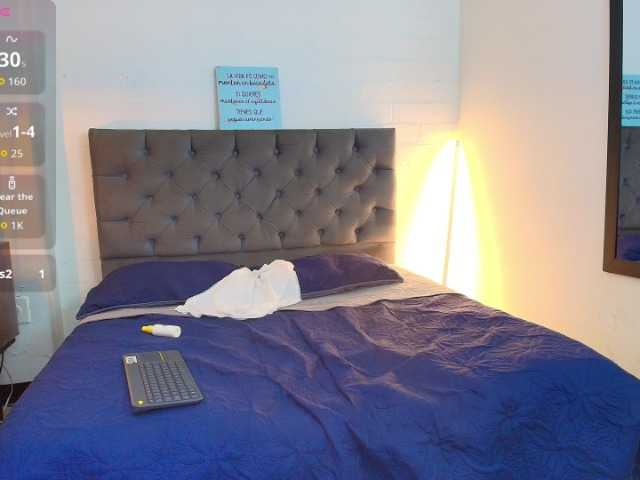 Moonnblue live cam on BongaCams