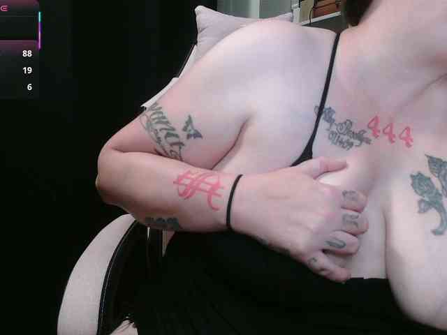 NarcissisticNympho webcam