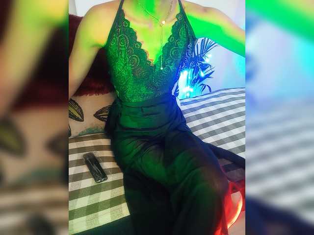 19Nisha live cam on BongaCams