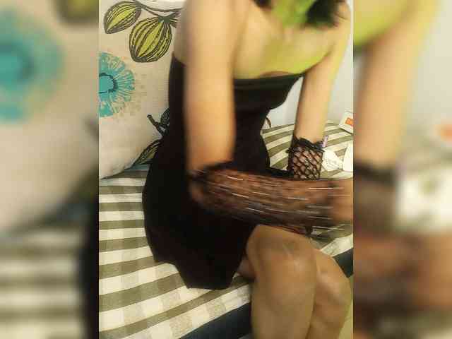 19Nisha webcam