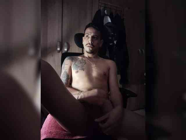 Juann-cock Live Webcam on BongaCams