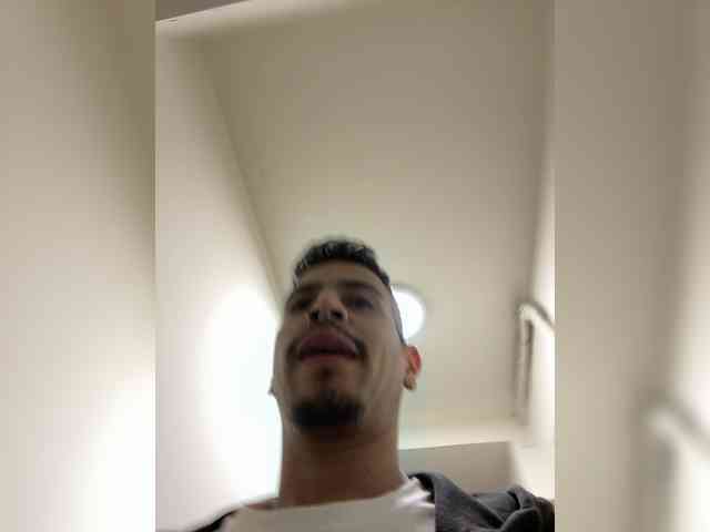 Juann-cock Live Webcam on BongaCams