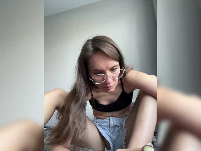 Vishka69 live cam on BongaCams
