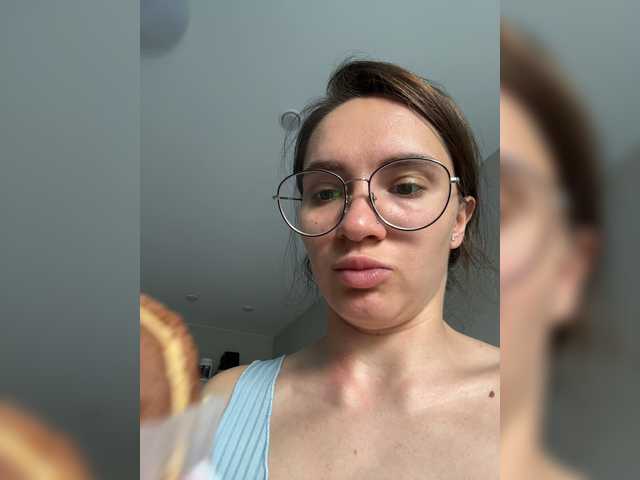 Vishka69 live cam on BongaCams