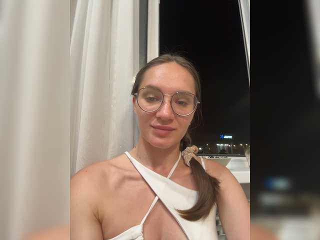 Vishka69 live cam on BongaCams