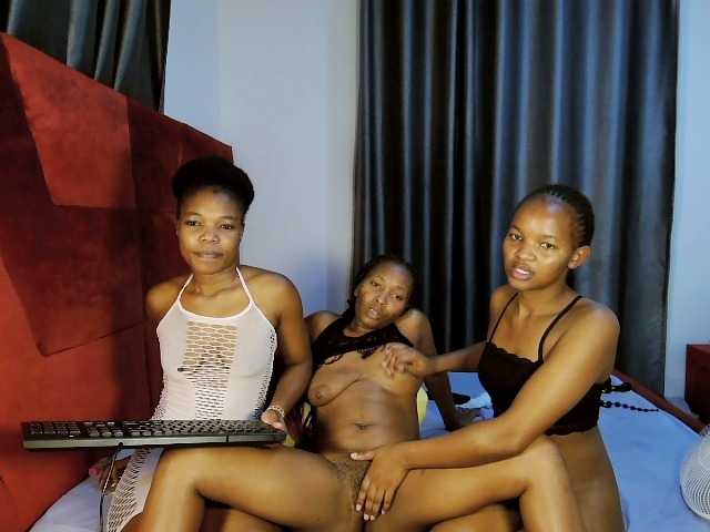 Squirterlov live cam on BongaCams