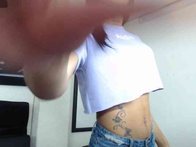 Lia-Vip Live Webcam on BongaCams
