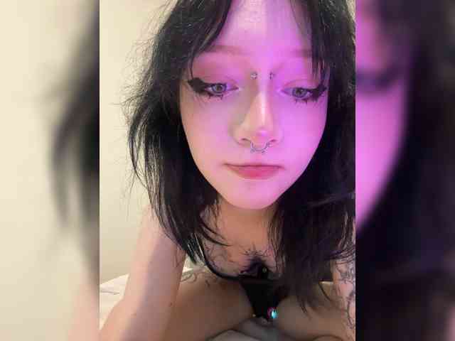 selenasxx1 webcam