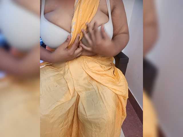 Boldbarbie live cam on BongaCams