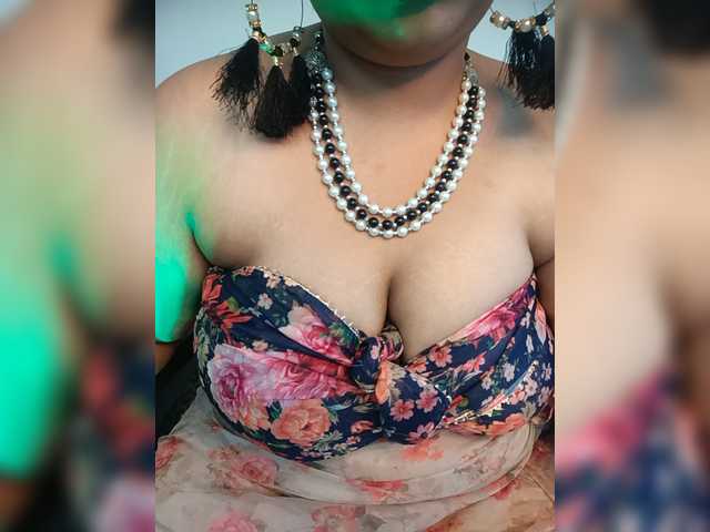 Boldbarbie live cam on BongaCams