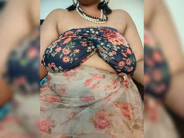 Boldbarbie's cam show statistics and live stream