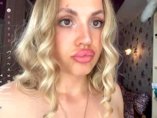 ElsyBraman live cam on BongaCams