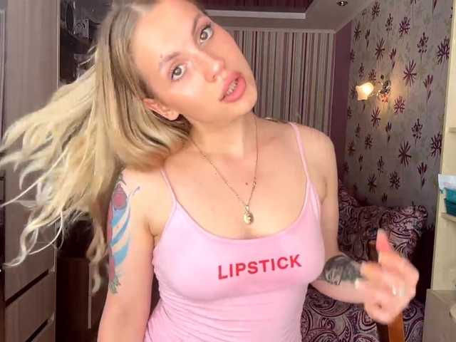 ElsyBraman live cam on BongaCams