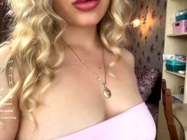 ElsyBraman live cam on BongaCams