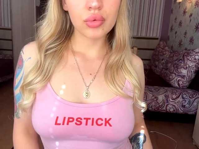 ElsyBraman live cam on BongaCams
