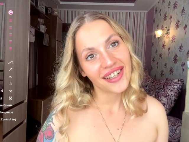 ElsyBraman live cam on BongaCams